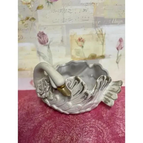 vintage white ceramic swan planter - Picture 3 of 4